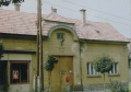 Az egykori Hindler-féle vendéglő épülete 1990-ben. Forrás Reguly Antal Múzeum helytörténeti gyűjtemény.jpg