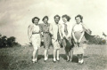 Zirci lányok 1940. körül. Punk Magdi, Radovics Luci, Rezeli Tutti, Udvardy Aranka, Punk Rózsi.jpg