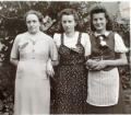 Kellner Erzsi, Piedl Ida, Dublecz Olga az 1940-es évek elején.jpg