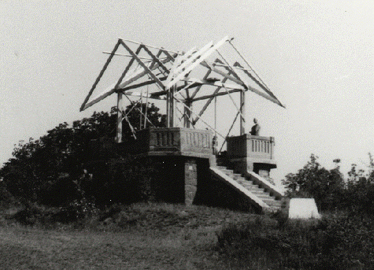 Ovari messzelato04.gif