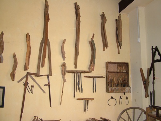 Bognarmuhely eszközei.JPG